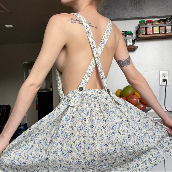 Free People Dresses & Skirts - Free People Petunia Smocked Mini Dress!